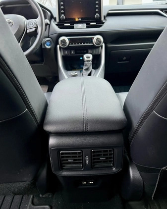 Toyota RAV4 cena 179580 przebieg: 62100, rok produkcji 2021 z Zagórów małe 191